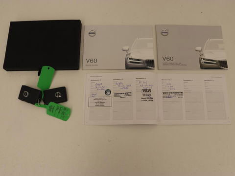 Volvo V60 2.0 D4 Momentum | Carplay | Half leder | Navigatie | Full LED | Digital Cockpit | Parkeerverwarming | Climate control | Parkeerhulp | Cruise control