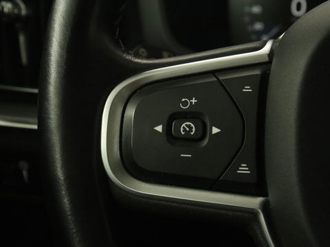 Volvo V60 2.0 D4 Momentum | Carplay | Half leder | Navigatie | Full LED | Digital Cockpit | Parkeerverwarming | Climate control | Parkeerhulp | Cruise control