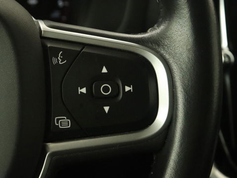 Volvo V60 2.0 D4 Momentum | Carplay | Half leder | Navigatie | Full LED | Digital Cockpit | Parkeerverwarming | Climate control | Parkeerhulp | Cruise control