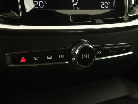 Volvo V60 2.0 D4 Momentum | Carplay | Half leder | Navigatie | Full LED | Digital Cockpit | Parkeerverwarming | Climate control | Parkeerhulp | Cruise control