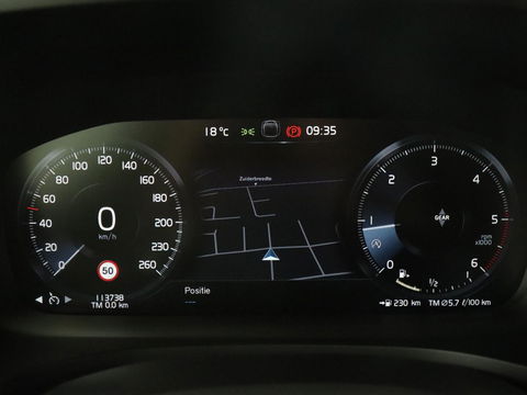 Volvo V60 2.0 D4 Momentum | Carplay | Half leder | Navigatie | Full LED | Digital Cockpit | Parkeerverwarming | Climate control | Parkeerhulp | Cruise control