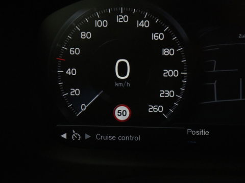 Volvo V60 2.0 D4 Momentum | Carplay | Half leder | Navigatie | Full LED | Digital Cockpit | Parkeerverwarming | Climate control | Parkeerhulp | Cruise control