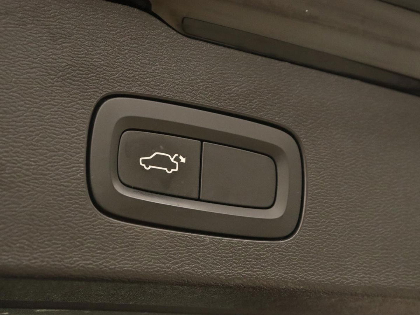 Volvo V60 2.0 D4 Momentum | Carplay | Half leder | Navigatie | Full LED | Digital Cockpit | Parkeerverwarming | Climate control | Parkeerhulp | Cruise control