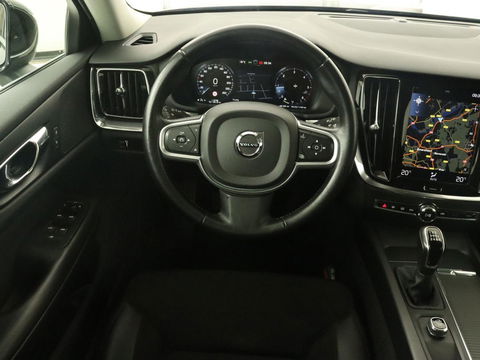 Volvo V60 2.0 D4 Momentum | Carplay | Half leder | Navigatie | Full LED | Digital Cockpit | Parkeerverwarming | Climate control | Parkeerhulp | Cruise control