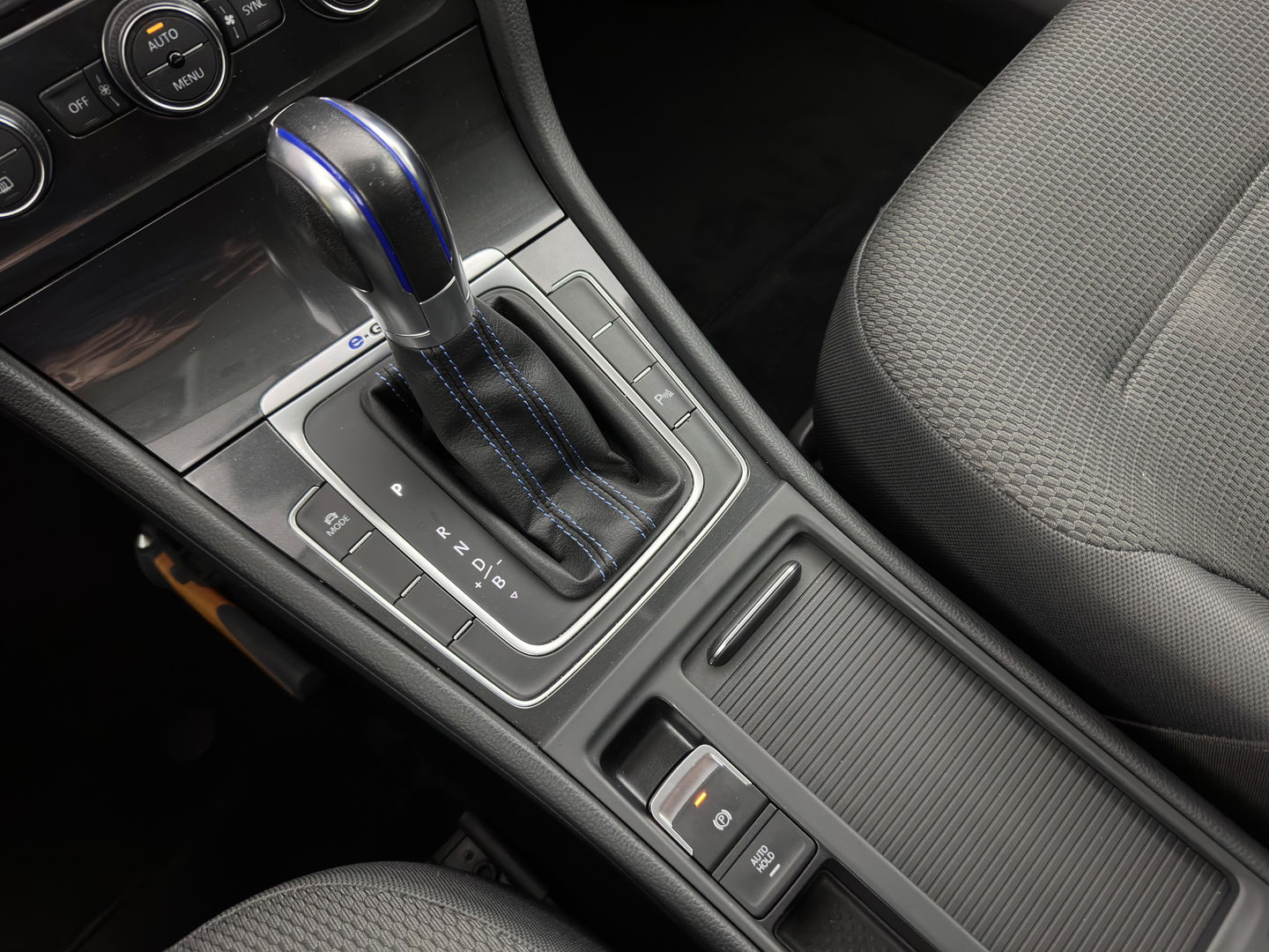 Volkswagen e-Golf Aut. *ADAPTIVE-CRUISE | FULL-LED | NAVI-FULLMAP | COMFORT-SEATS | ECC | PDC | 16''ALU*