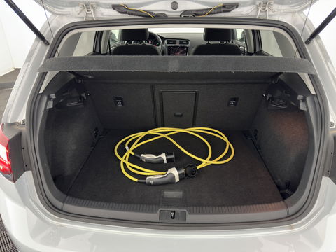 Volkswagen e-Golf Aut. *ADAPTIVE-CRUISE | FULL-LED | NAVI-FULLMAP | COMFORT-SEATS | ECC | PDC | 16''ALU*