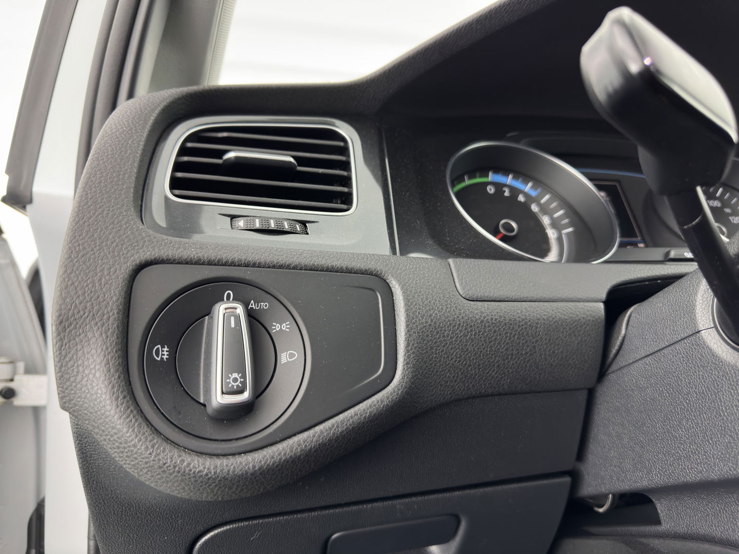 Volkswagen e-Golf Aut. *ADAPTIVE-CRUISE | FULL-LED | NAVI-FULLMAP | COMFORT-SEATS | ECC | PDC | 16''ALU*