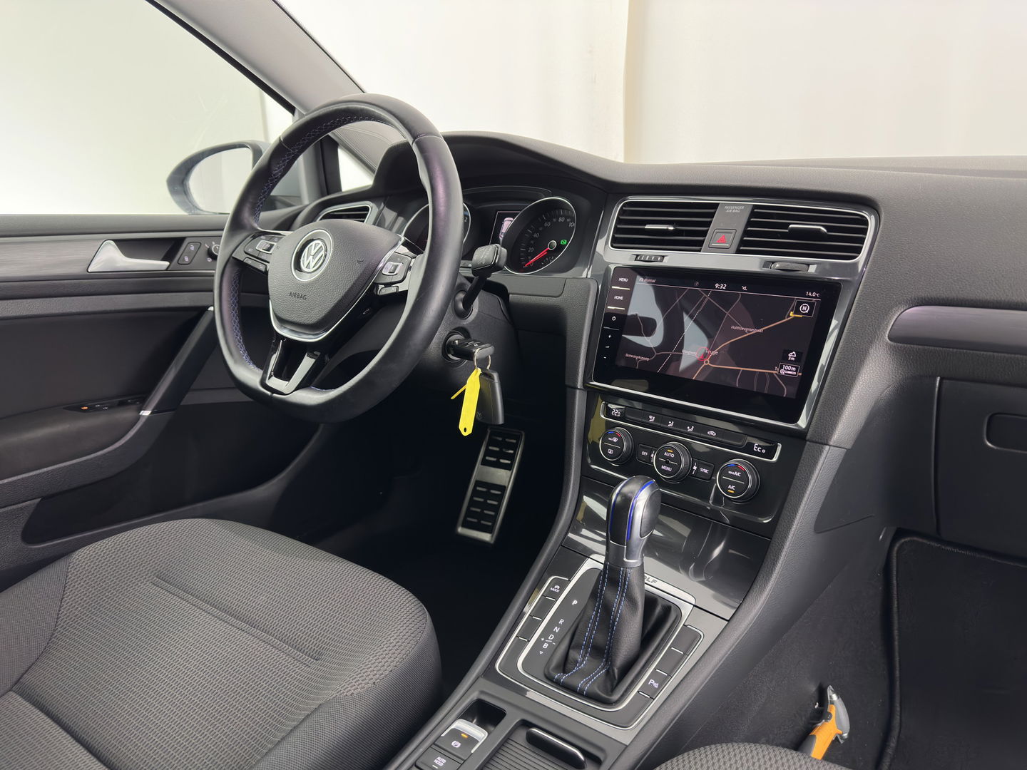 Volkswagen e-Golf Aut. *ADAPTIVE-CRUISE | FULL-LED | NAVI-FULLMAP | COMFORT-SEATS | ECC | PDC | 16''ALU*