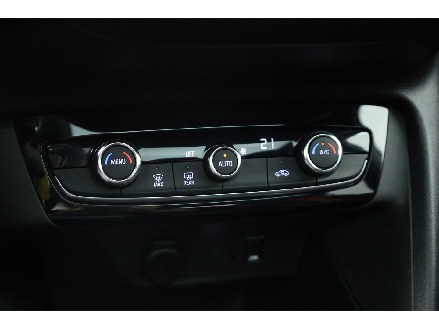 Opel Corsa 1.2 GS Line Automaat | Pano | Camera | Apple CarPlay | Dodehoekdet. | All seasons
