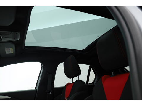 Opel Corsa 1.2 GS Line Automaat | Pano | Camera | Apple CarPlay | Dodehoekdet. | All seasons