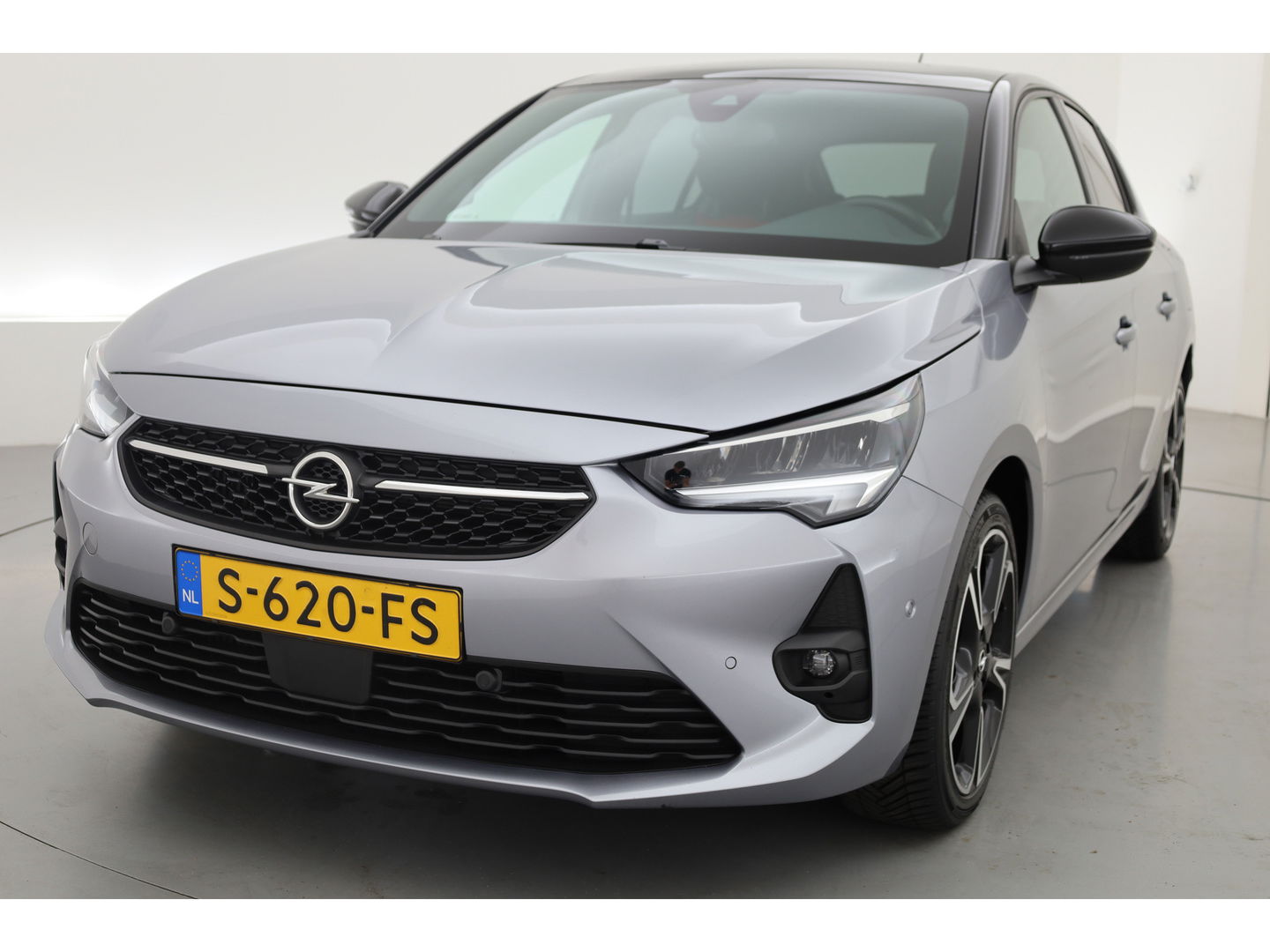 Opel Corsa 1.2 GS Line Automaat | Pano | Camera | Apple CarPlay | Dodehoekdet. | All seasons