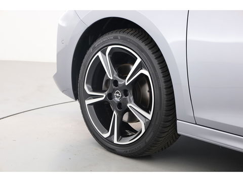 Opel Corsa 1.2 GS Line Automaat | Pano | Camera | Apple CarPlay | Dodehoekdet. | All seasons