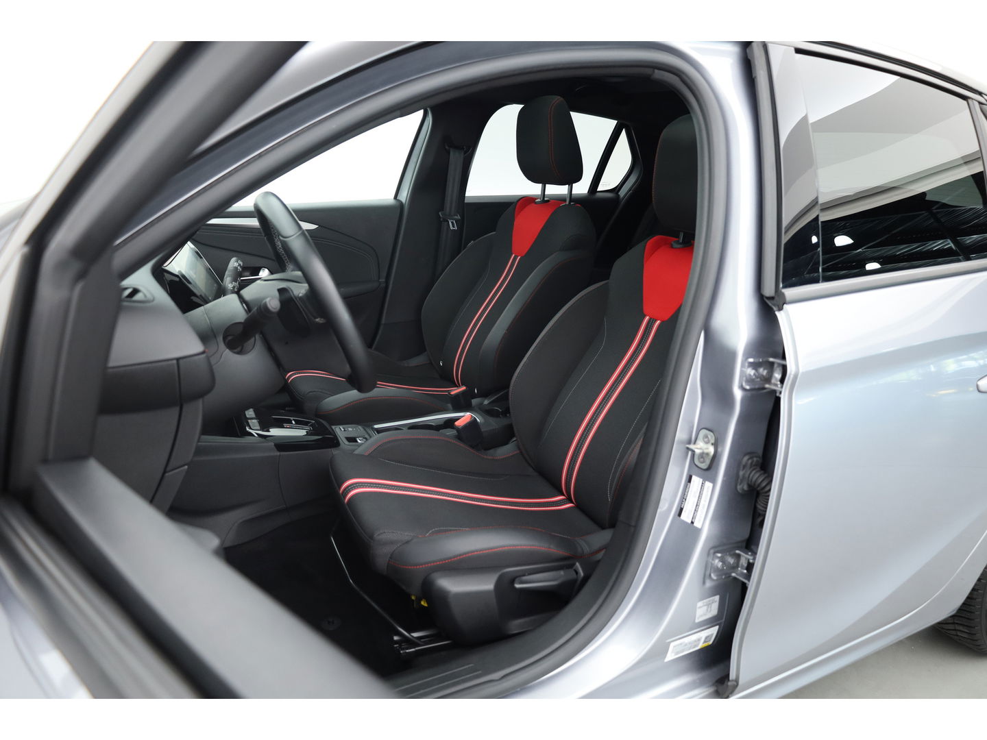 Opel Corsa 1.2 GS Line Automaat | Pano | Camera | Apple CarPlay | Dodehoekdet. | All seasons