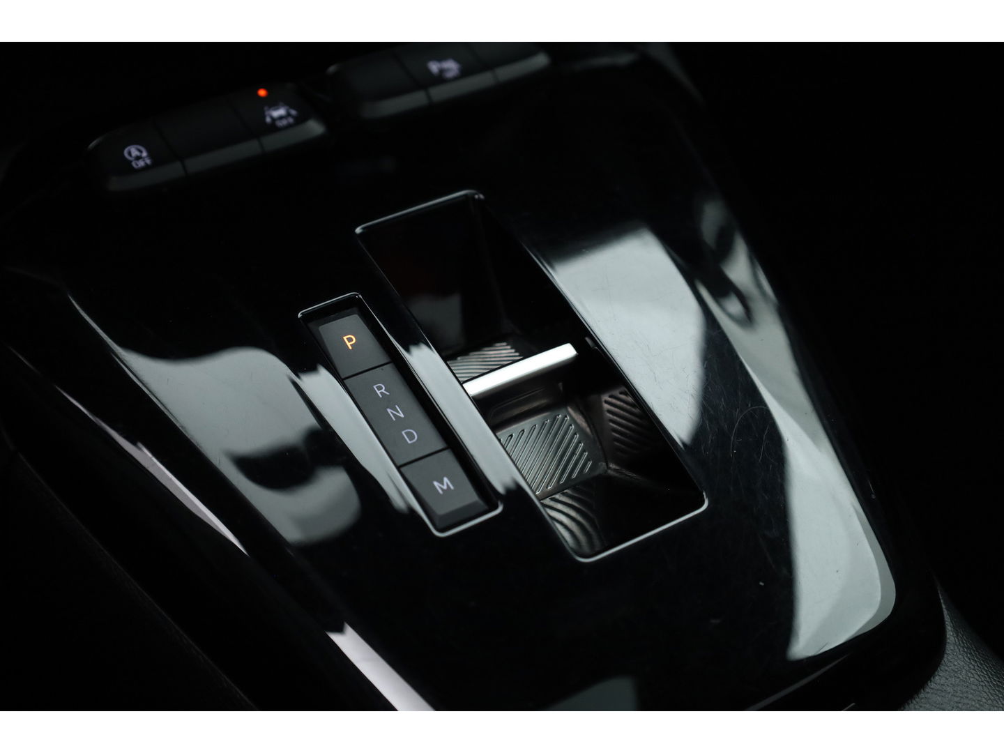 Opel Corsa 1.2 GS Line Automaat | Pano | Camera | Apple CarPlay | Dodehoekdet. | All seasons