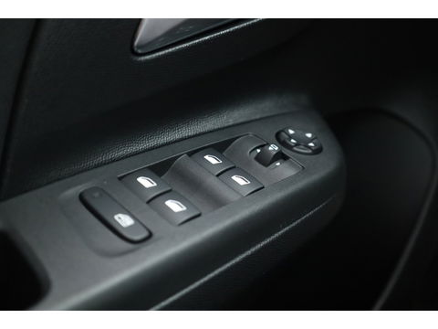 Opel Corsa 1.2 GS Line Automaat | Pano | Camera | Apple CarPlay | Dodehoekdet. | All seasons