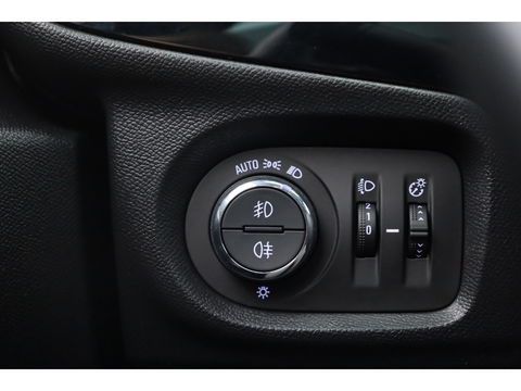 Opel Corsa 1.2 GS Line Automaat | Pano | Camera | Apple CarPlay | Dodehoekdet. | All seasons