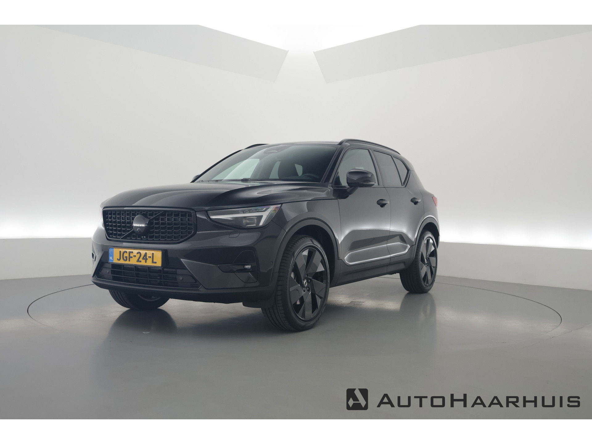 Volvo XC40 B3 Plus Black Edition | 360cam | Pilot Assist | Harman Kardon | Memory seat | 20'' | Pixel LED