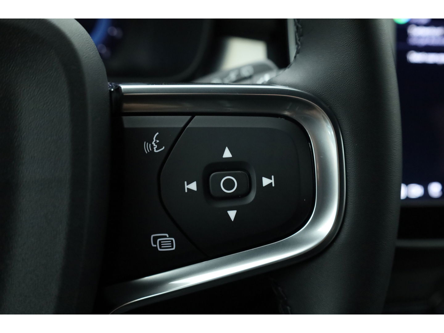 Volvo XC40 B3 Plus Black Edition | 360cam | Pilot Assist | Harman Kardon | Memory seat | 20'' | Pixel LED