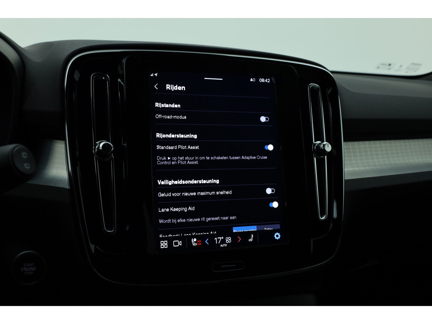 Volvo XC40 B3 Plus Black Edition | 360cam | Pilot Assist | Harman Kardon | Memory seat | 20'' | Pixel LED