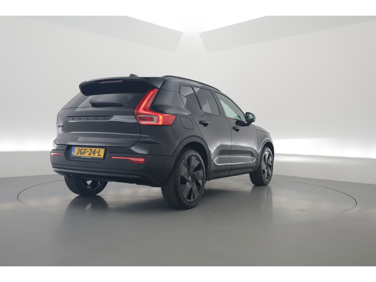 Volvo XC40 B3 Plus Black Edition | 360cam | Pilot Assist | Harman Kardon | Memory seat | 20'' | Pixel LED