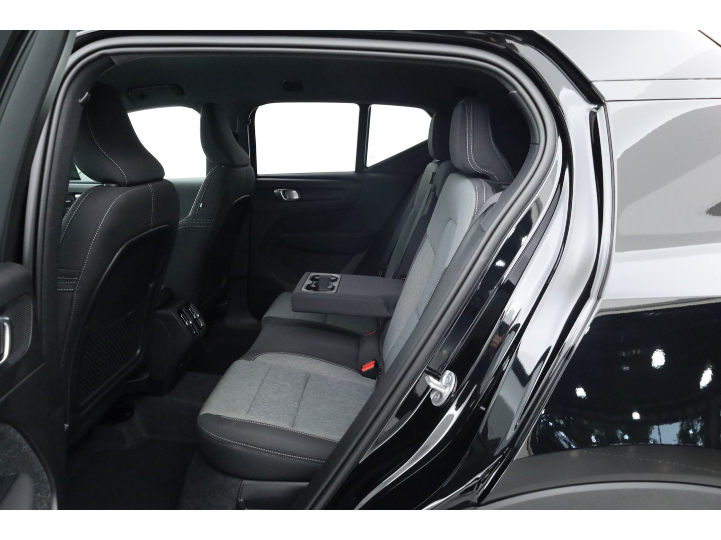 Volvo XC40 B3 Plus Black Edition | 360cam | Pilot Assist | Harman Kardon | Memory seat | 20'' | Pixel LED