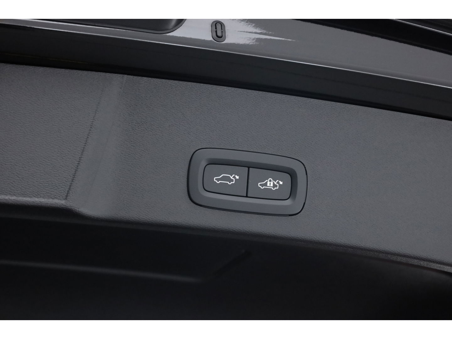 Volvo XC40 B3 Plus Black Edition | 360cam | Pilot Assist | Harman Kardon | Memory seat | 20'' | Pixel LED