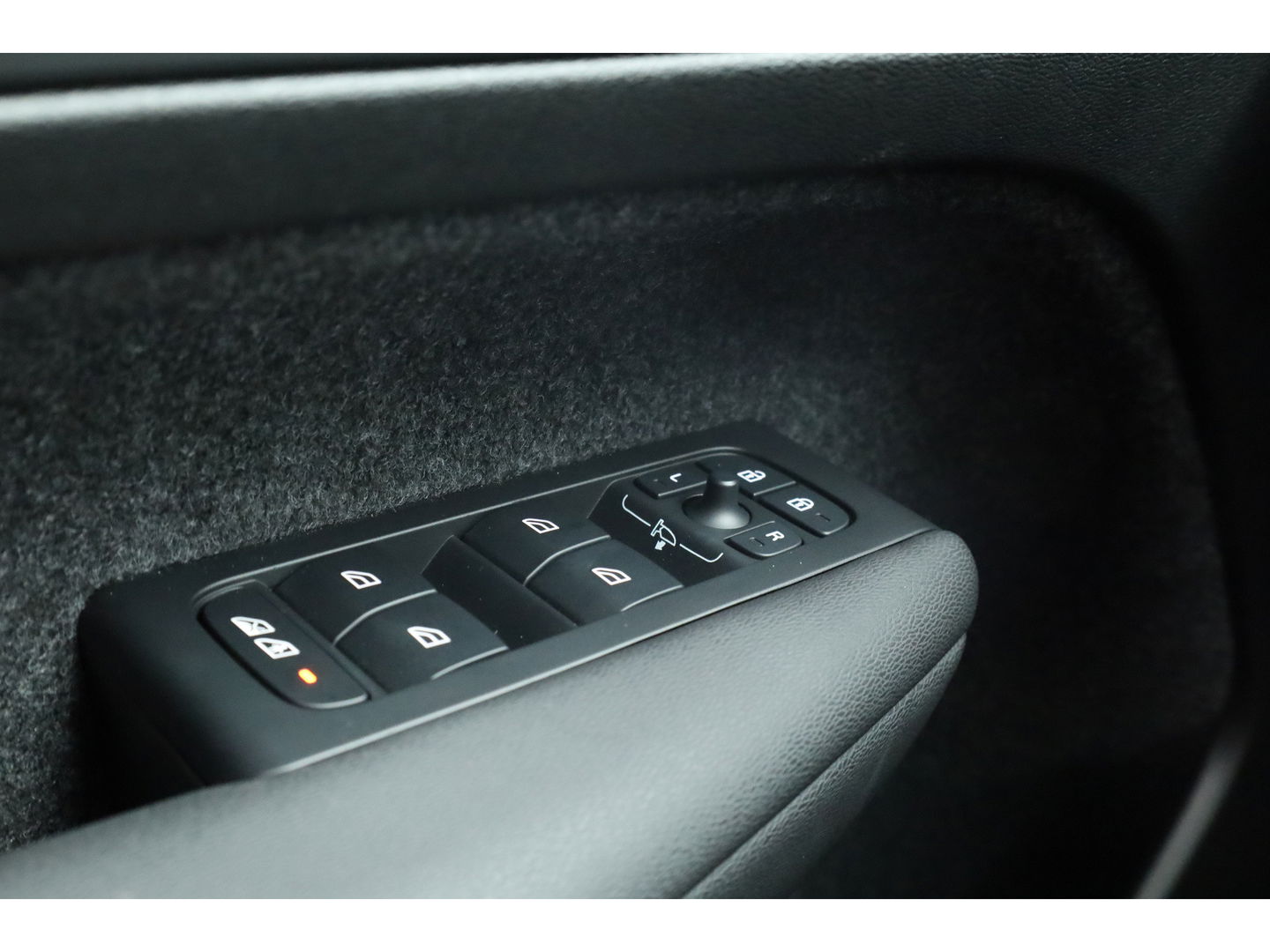 Volvo XC40 B3 Plus Black Edition | 360cam | Pilot Assist | Harman Kardon | Memory seat | 20'' | Pixel LED