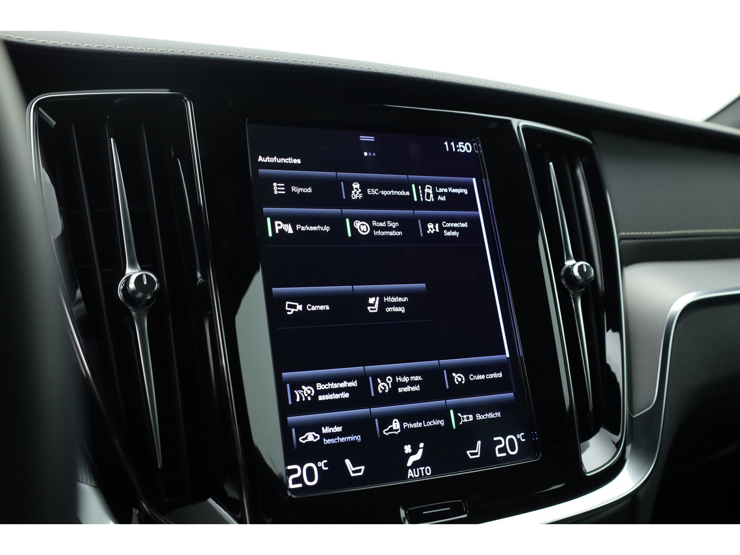 Volvo V60 2.0 B4 R-Design | 197PK | Pano-dak | Sportstoelen | ACC | Leren Dashboard | Camera | Airco separaat achter