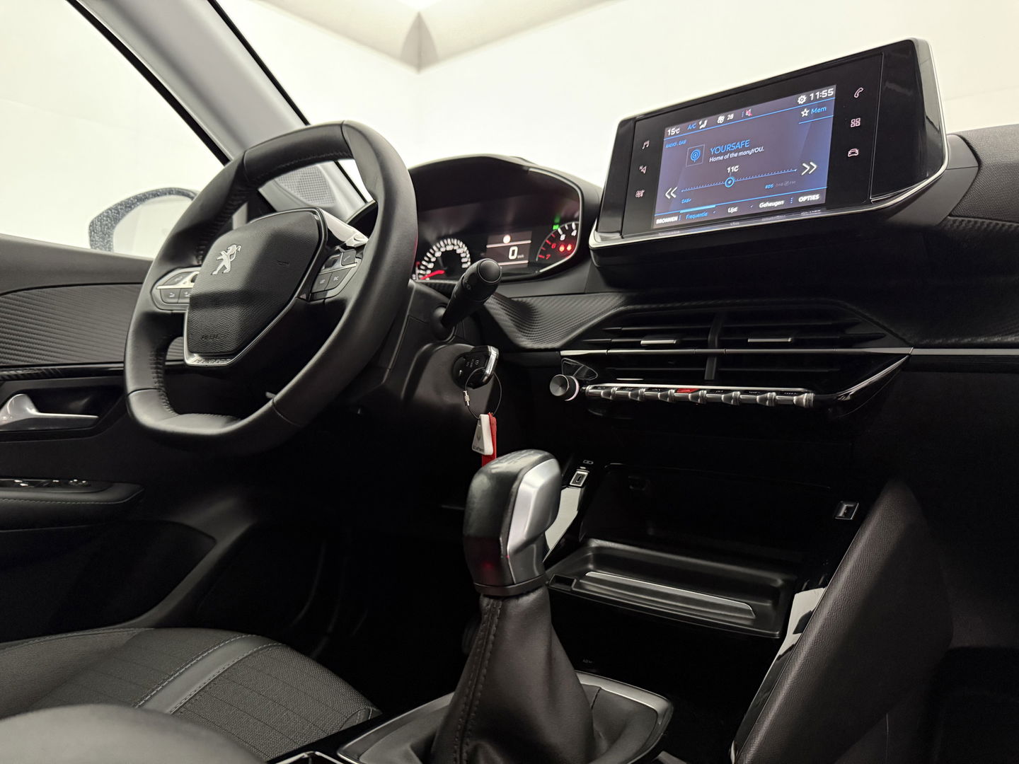 Peugeot 208 1.2 PureTech Allure | Carplay | LED | Climate | Cruise | Parkeersens. | NAP