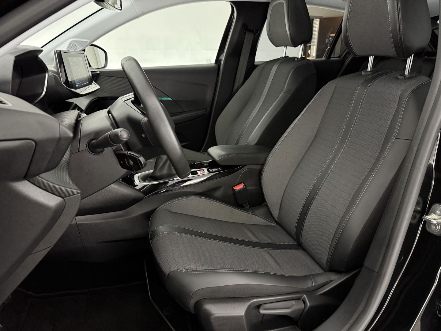 Peugeot 208 1.2 PureTech Allure | Carplay | LED | Climate | Cruise | Parkeersens. | NAP