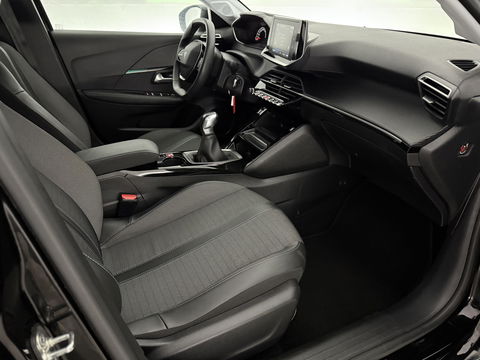 Peugeot 208 1.2 PureTech Allure | Carplay | LED | Climate | Cruise | Parkeersens. | NAP