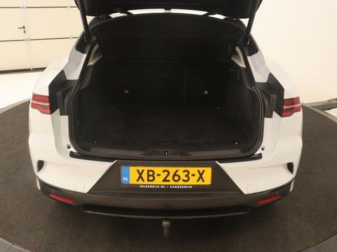 Jaguar I-PACE EV400 SE 90 kWh | Adaptive cruise | 360 Camera | Leder | Stoelverwarming | Carplay | Meridian Surround | Stuurverwarming | Keyless | Navigatie | Full LED | Park Assist