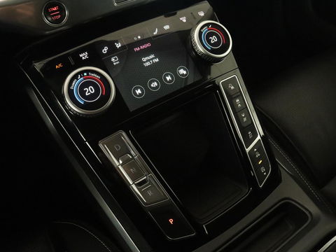 Jaguar I-PACE EV400 SE 90 kWh | Adaptive cruise | 360 Camera | Leder | Stoelverwarming | Carplay | Meridian Surround | Stuurverwarming | Keyless | Navigatie | Full LED | Park Assist