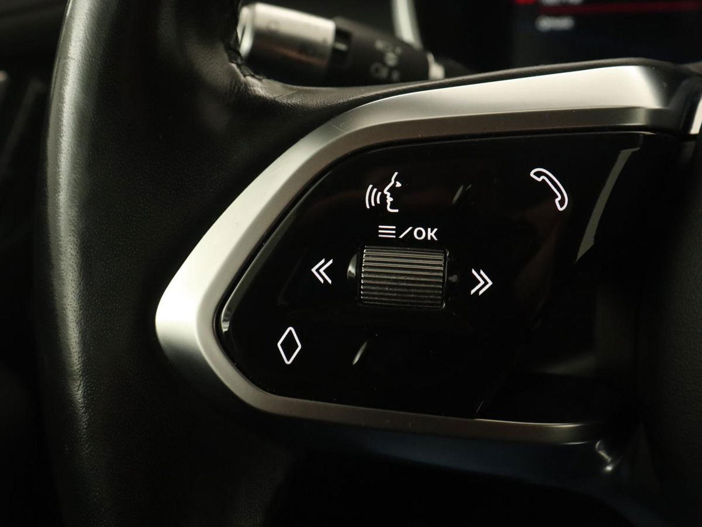 Jaguar I-PACE EV400 SE 90 kWh | Adaptive cruise | 360 Camera | Leder | Stoelverwarming | Carplay | Meridian Surround | Stuurverwarming | Keyless | Navigatie | Full LED | Park Assist