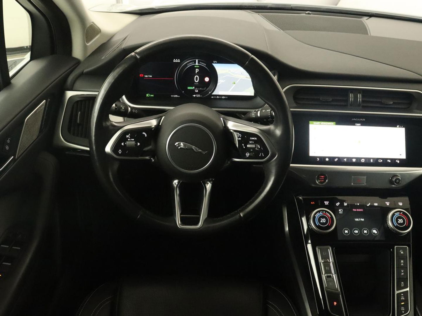 Jaguar I-PACE EV400 SE 90 kWh | Adaptive cruise | 360 Camera | Leder | Stoelverwarming | Carplay | Meridian Surround | Stuurverwarming | Keyless | Navigatie | Full LED | Park Assist