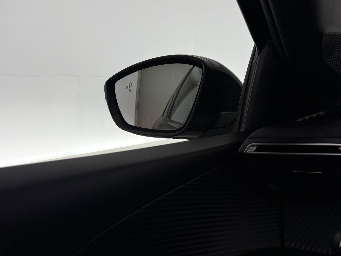 Peugeot 208 EV GT 350 50 kWh | Sfeerverl. | 360° | Virtual | LED | Carplay | Adaptive Cruise | Dodehoek | NAP