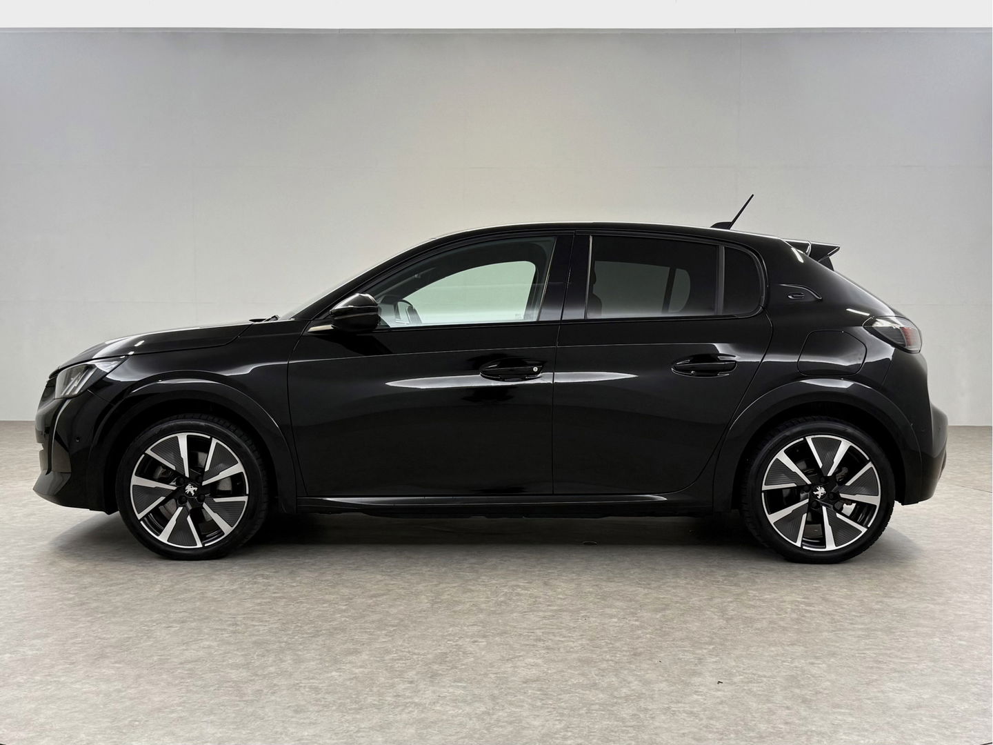 Peugeot 208 EV GT 350 50 kWh | Sfeerverl. | 360° | Virtual | LED | Carplay | Adaptive Cruise | Dodehoek | NAP