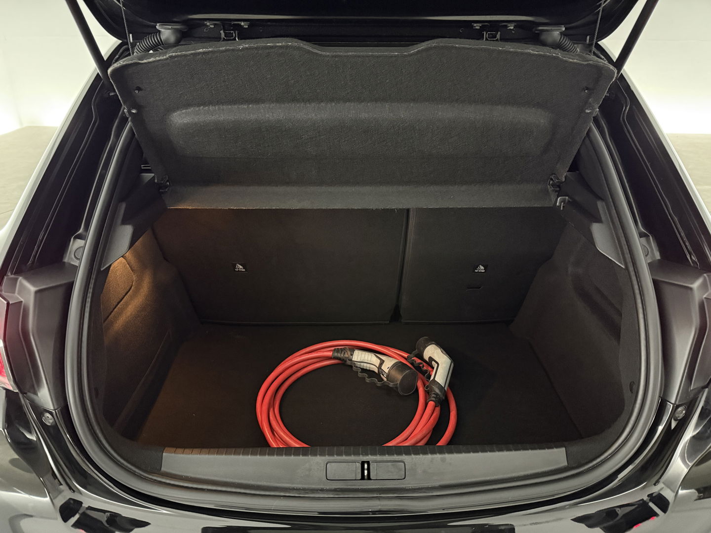 Peugeot 208 EV GT 350 50 kWh | Sfeerverl. | 360° | Virtual | LED | Carplay | Adaptive Cruise | Dodehoek | NAP