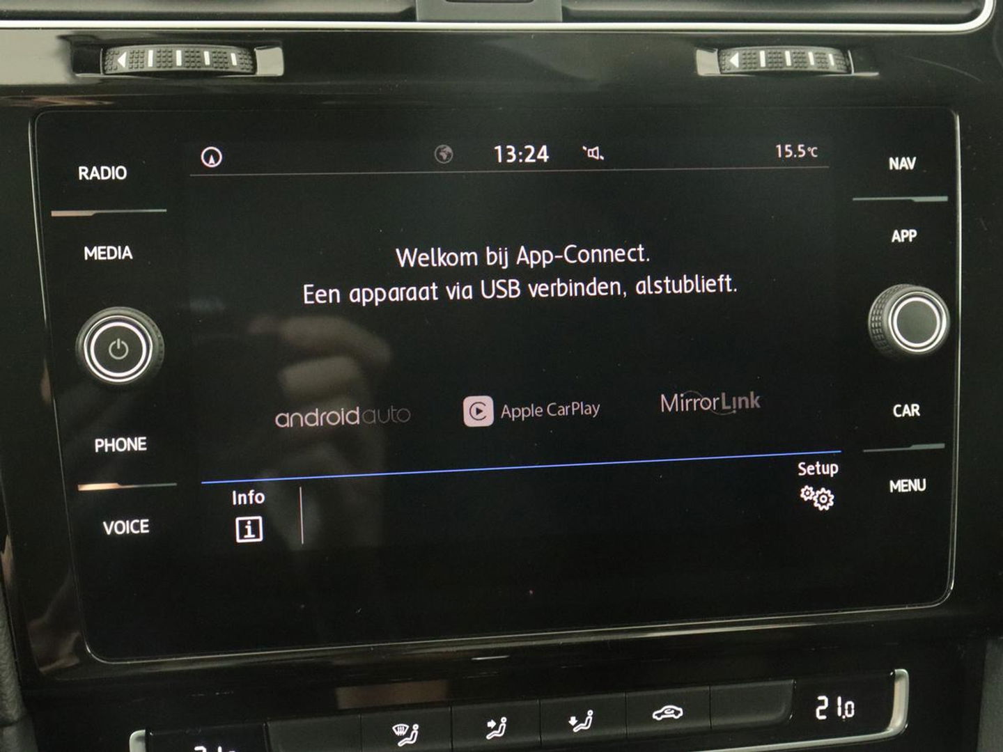 Volkswagen Golf 1.5 TSI Highline | 1e eigenaar | Virtual Cockpit | Adaptive cruise | Camera | Full LED | Carplay | Navigatie | Climate control | Parkeerhulp