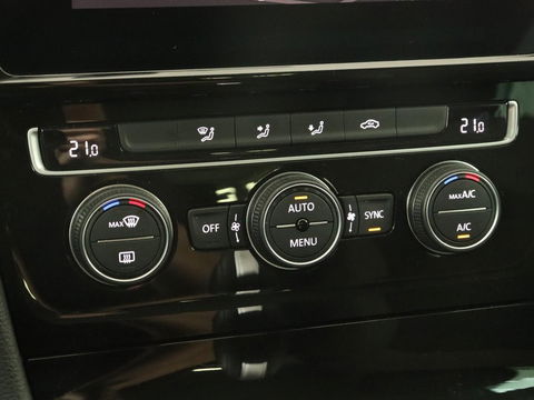 Volkswagen Golf 1.5 TSI Highline | 1e eigenaar | Virtual Cockpit | Adaptive cruise | Camera | Full LED | Carplay | Navigatie | Climate control | Parkeerhulp
