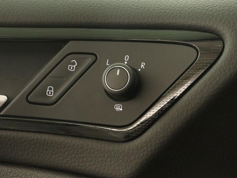 Volkswagen Golf 1.5 TSI Highline | 1e eigenaar | Virtual Cockpit | Adaptive cruise | Camera | Full LED | Carplay | Navigatie | Climate control | Parkeerhulp