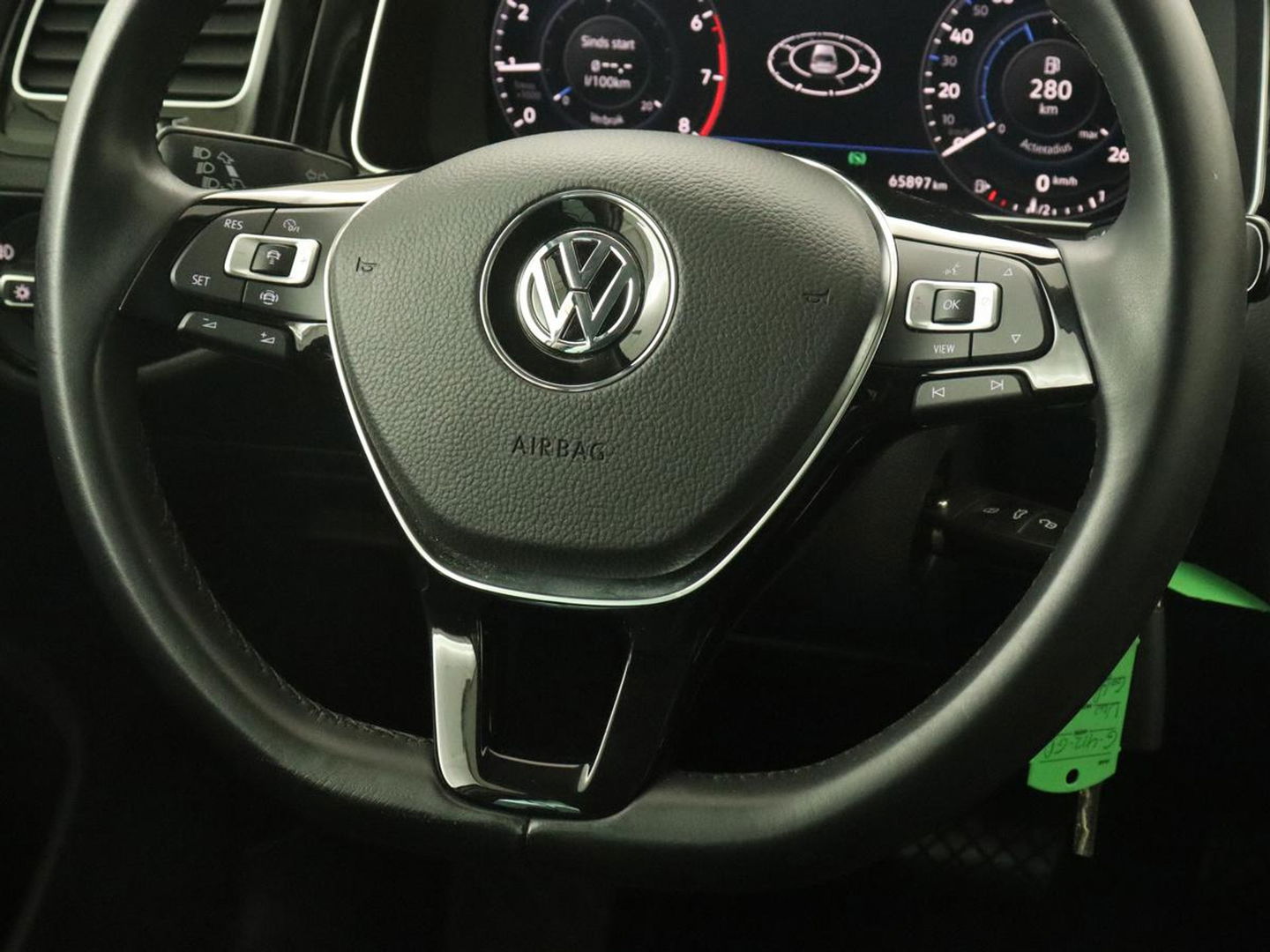 Volkswagen Golf 1.5 TSI Highline | 1e eigenaar | Virtual Cockpit | Adaptive cruise | Camera | Full LED | Carplay | Navigatie | Climate control | Parkeerhulp