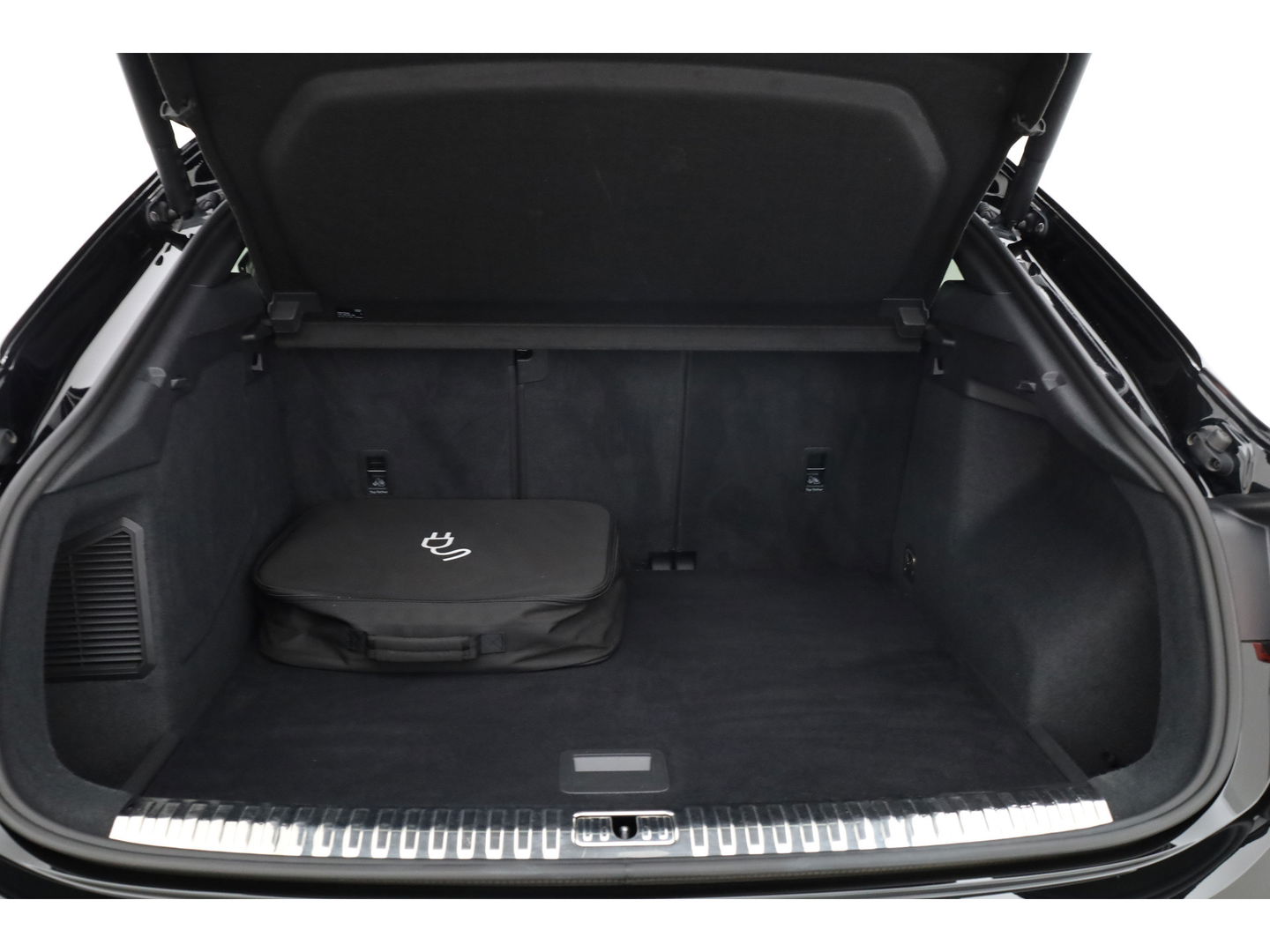 Audi Q3 Sportback 45 TFSI e S Line | 360cam | Navi | 20'' | Adapt. Cruise | Dodehoek det. | Elek. Achterklep