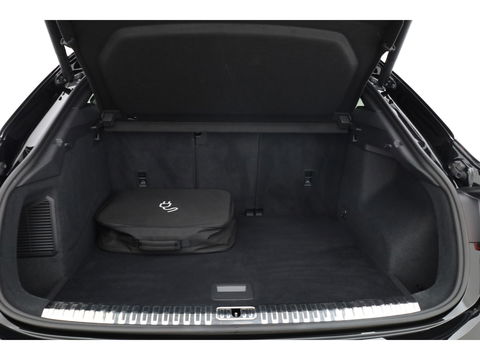 Audi Q3 Sportback 45 TFSI e S Line | 360cam | Navi | 20'' | Adapt. Cruise | Dodehoek det. | Elek. Achterklep