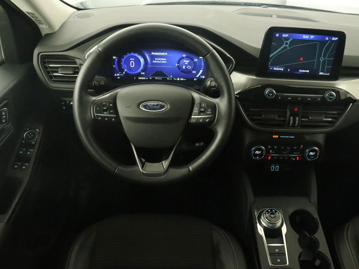 Ford Kuga 2.5 PHEV Titanium X | Trekhaak | Stoelverwarming | Camera | Carplay | Half leder | Achterbankverwarming | Navigatie | Full LED | Climate control | Parkeerhulp | Keyless | B&O Sound | Plug In