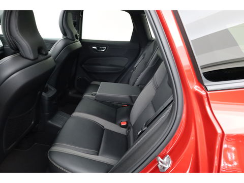 Volvo XC60 T8 Recharge R-Design | Pano | HUD | 360cam | H&K | Elek. Trekhaak | Memory seats | 21''