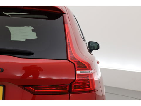Volvo XC60 T8 Recharge R-Design | Pano | HUD | 360cam | H&K | Elek. Trekhaak | Memory seats | 21''