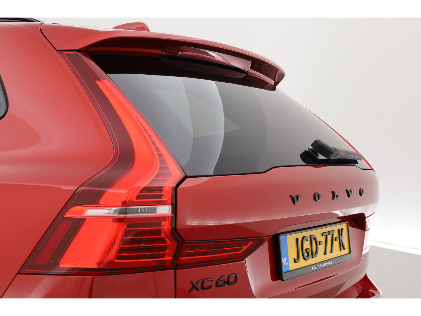 Volvo XC60 T8 Recharge R-Design | Pano | HUD | 360cam | H&K | Elek. Trekhaak | Memory seats | 21''