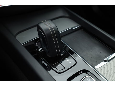 Volvo XC60 T8 Recharge R-Design | Pano | HUD | 360cam | H&K | Elek. Trekhaak | Memory seats | 21''