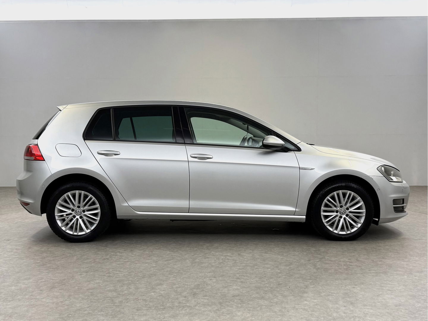 Volkswagen Golf 1.2 TSI | Clima | Parkeersens. | Stoelverw. | 16''LMV